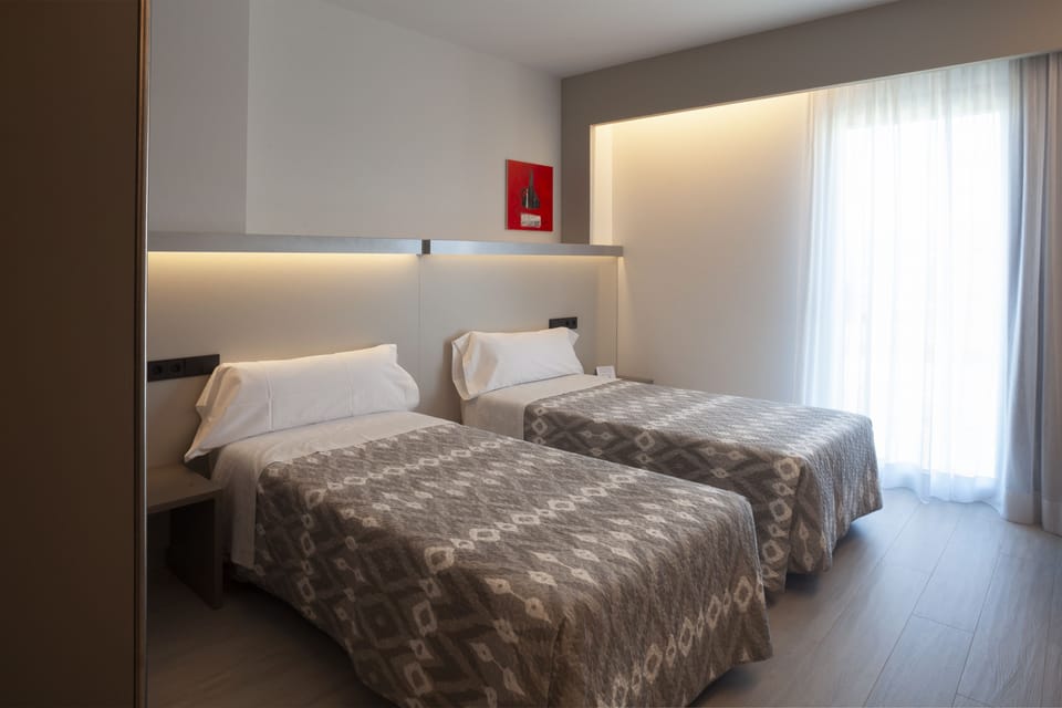 In-room safe, desk, soundproofing, free cribs/infant beds
