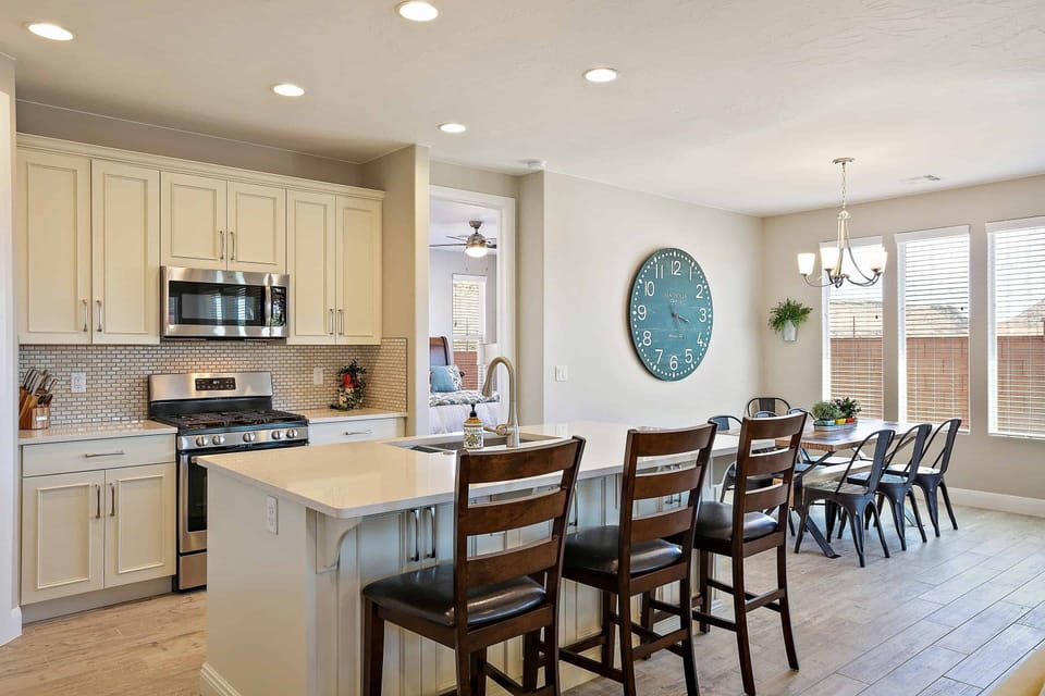House, Multiple Bedrooms | Private kitchen | Coffee/tea maker, fridge, oven, toaster