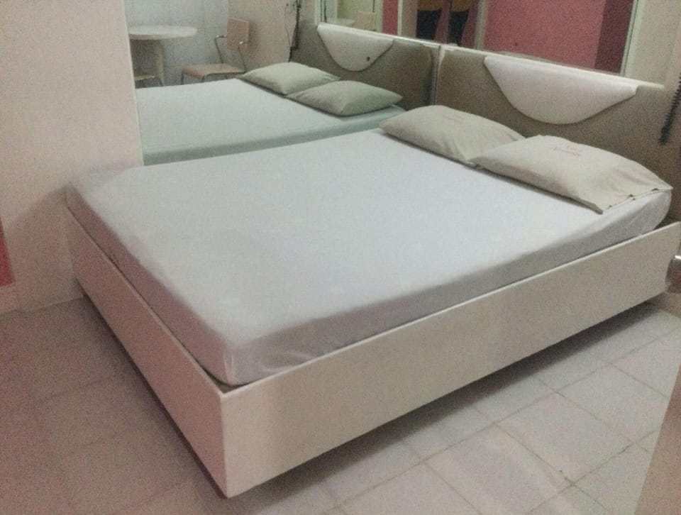 Standard Double Room | WiFi (free), bed sheets