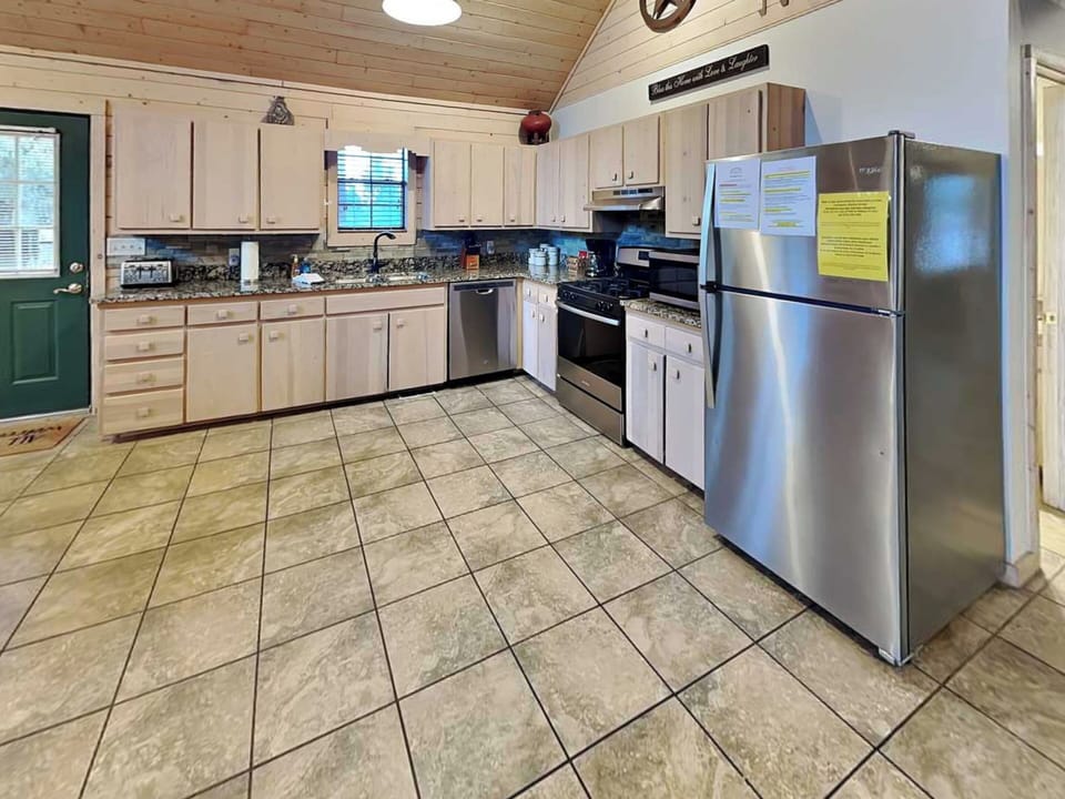 Studio (2 Bedrooms) | Property amenity