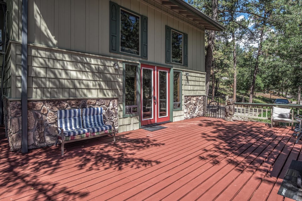 Studio (3 Bedrooms) | Property amenity