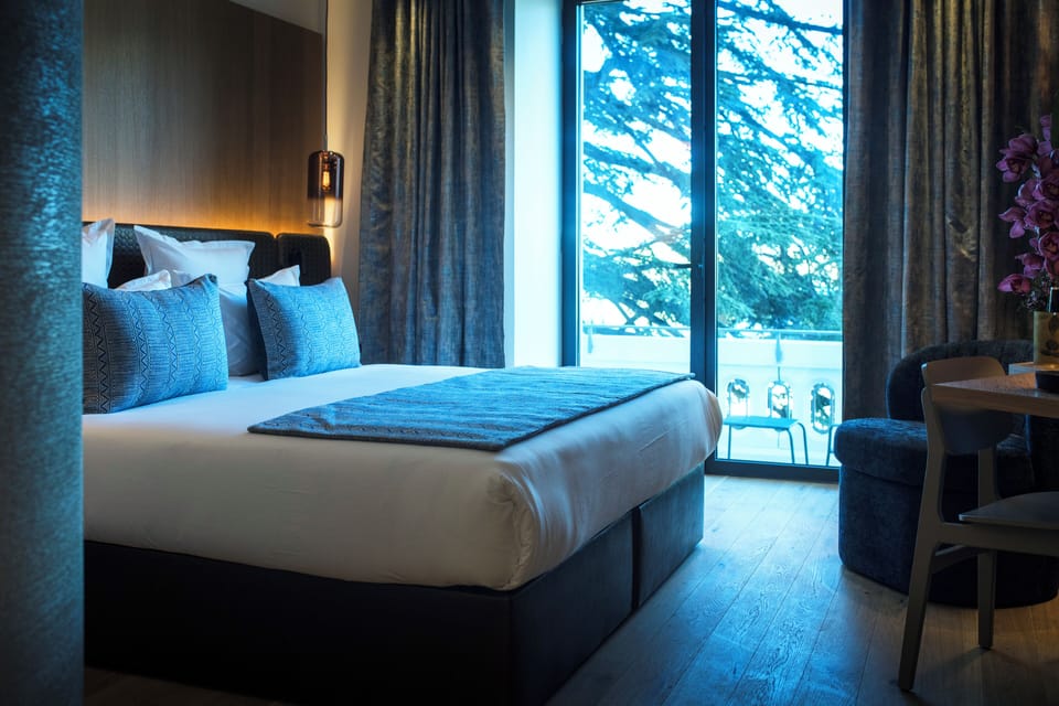Premium bedding, in-room safe, desk, laptop workspace