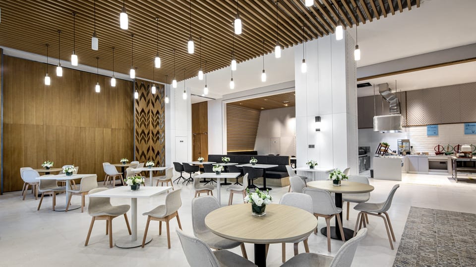 Free daily buffet breakfast