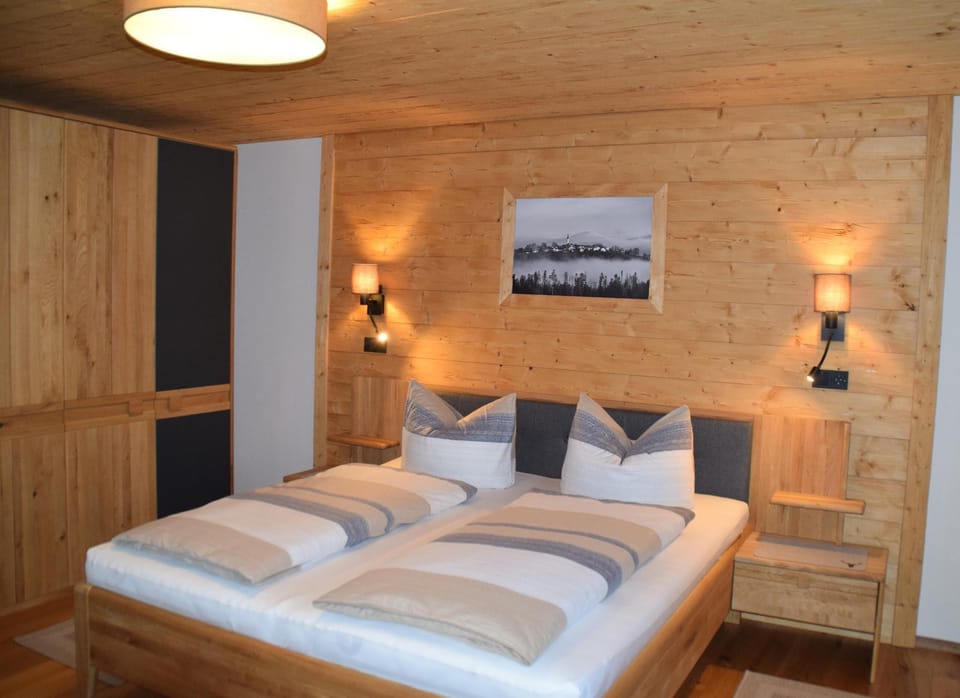 Double Room | WiFi, bed sheets