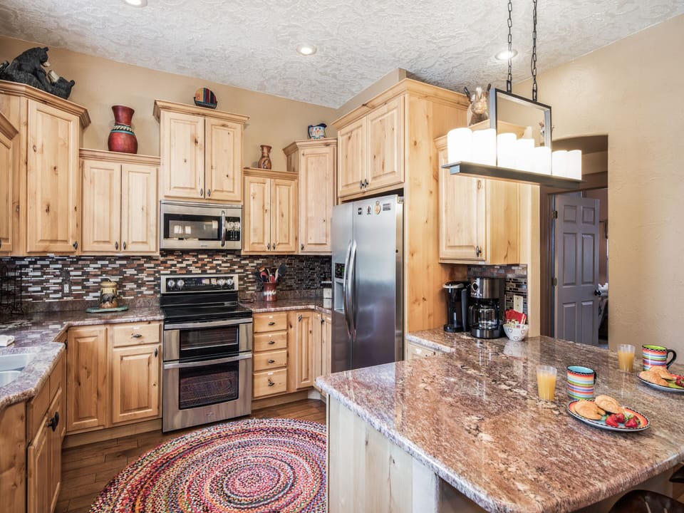 Studio (Multiple Bedrooms) | Property amenity