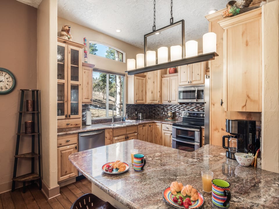 Studio (Multiple Bedrooms) | Property amenity