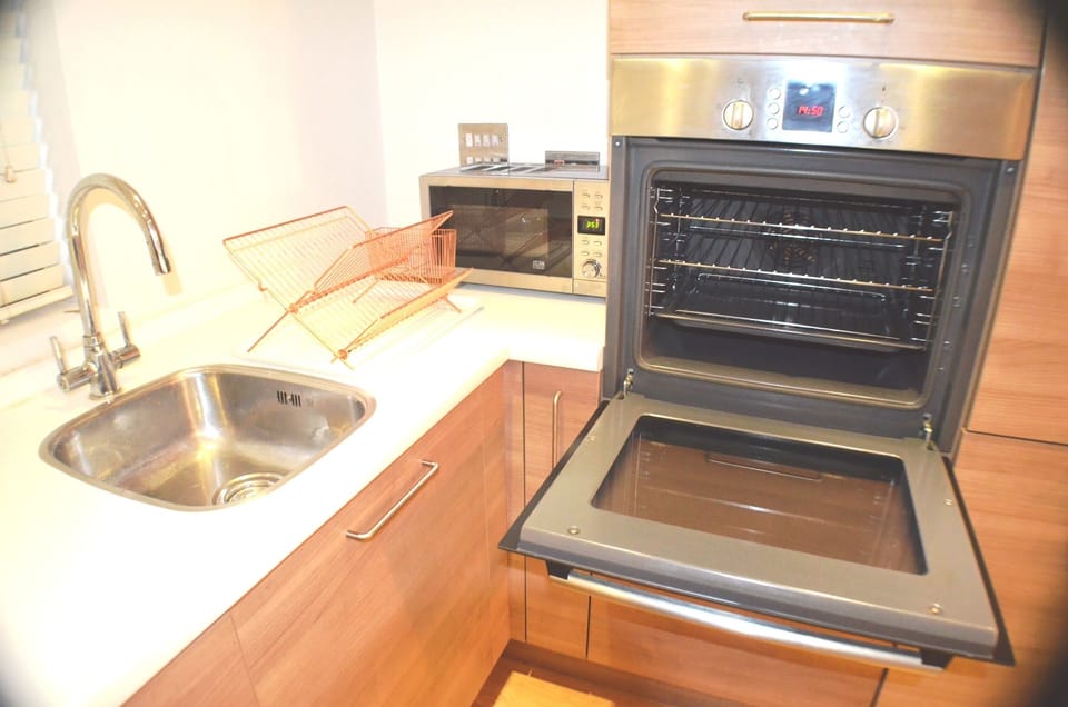 Comfort Apartment, Private Bathroom | Shared kitchen | Highchair