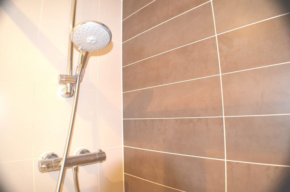 360 Serviced Accommodations - Brentwood 2 Bedroom Executive Apartment With Secure Parking Apartment in Maldon District
