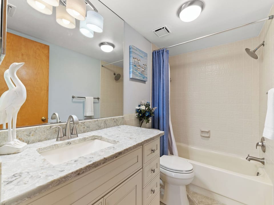 Condo (2 Bedrooms) | Property amenity