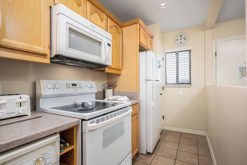 Condo (2 Bedrooms) | Property amenity