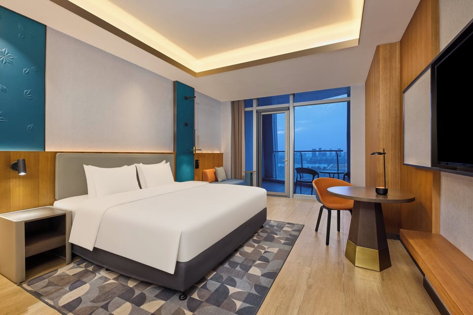 Standard Room, 1 King Bed, Lake View | In-room safe, soundproofing