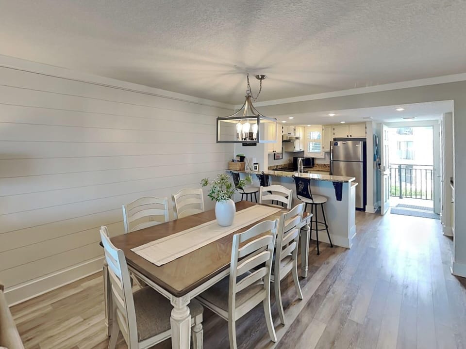 Condo (2 Bedrooms) | Property amenity