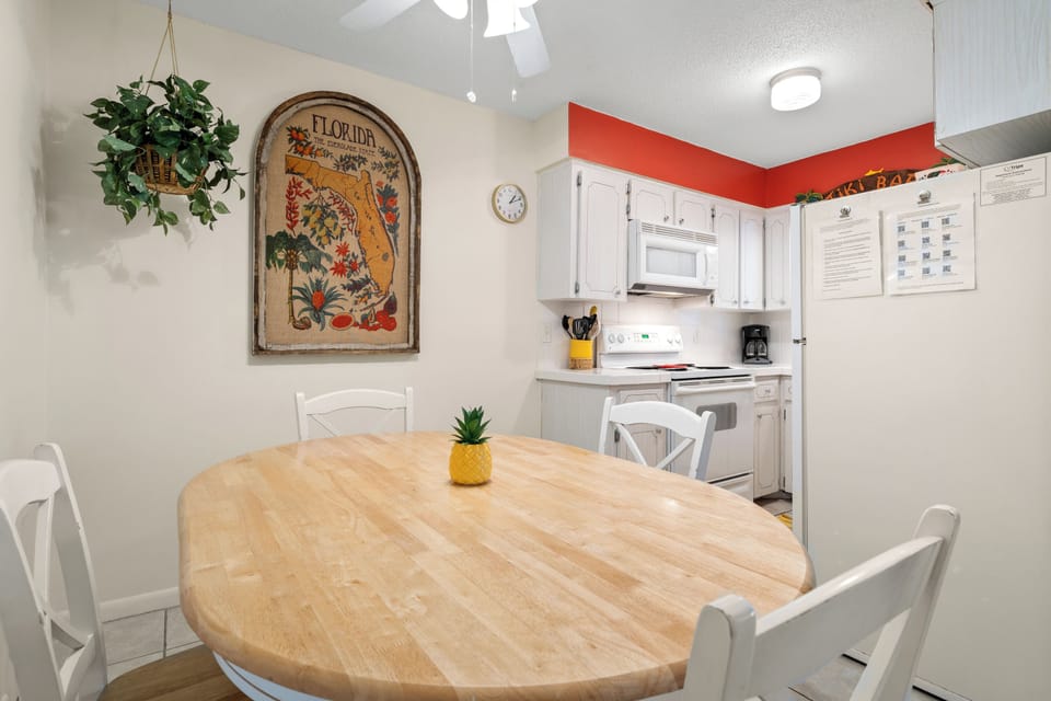 Condo (2 Bedrooms) | Property amenity