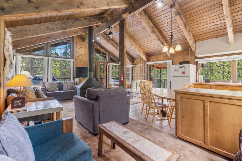 Cabin, Multiple Beds, Patio, Mountain View | Interior