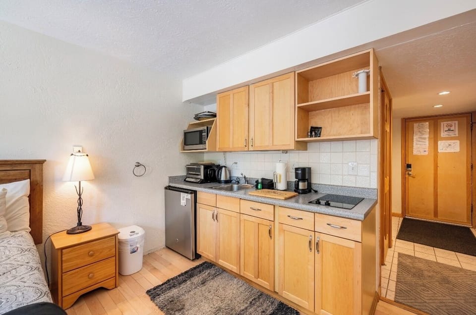 Condo, 1 Queen Bed, Pool Access | Private kitchen | Fridge, microwave, stovetop, coffee/tea maker