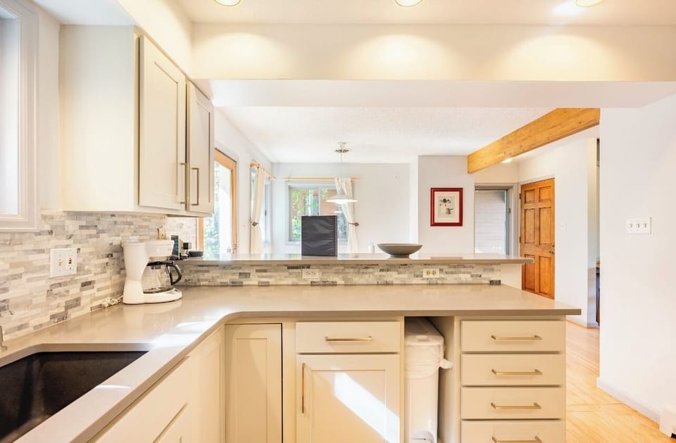 Townhome, Multiple Beds, Patio | Private kitchen | Fridge, microwave, oven, stovetop