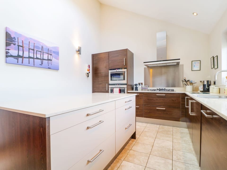 Cottage | Private kitchen | Fridge, dishwasher, electric kettle, toaster