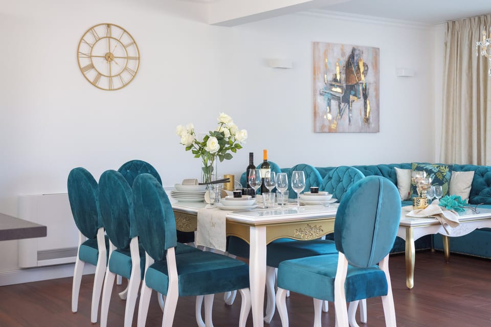 Apartment, 3 Bedrooms, Balcony, City View | Dining