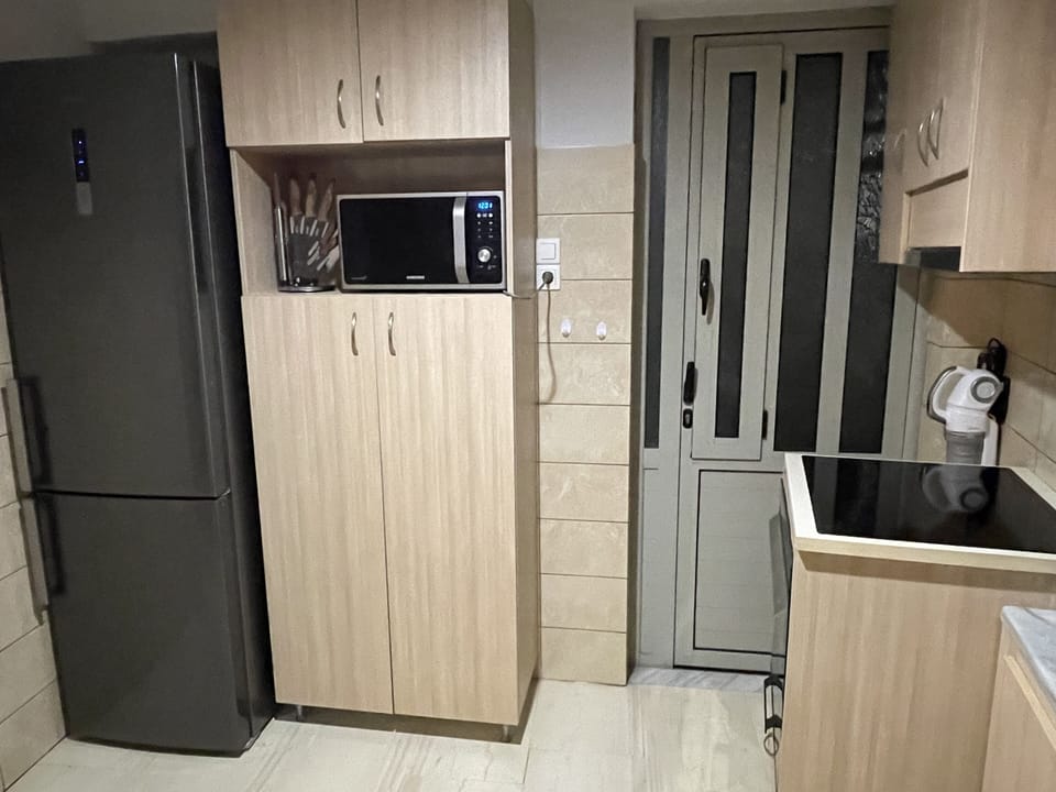 City Apartment | Private kitchen | Microwave, oven, stovetop, espresso maker
