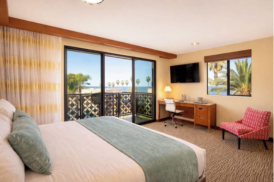 Room, Balcony (Ocean Vista King) | Minibar, in-room safe, blackout drapes, iron/ironing board