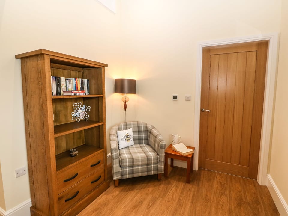 Cottage | 1 bedroom, individually decorated, individually furnished