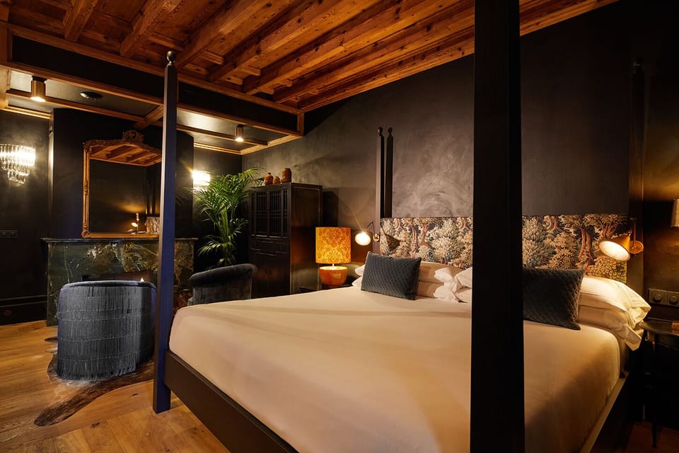 Suite | 1 bedroom, Egyptian cotton sheets, premium bedding, down comforters