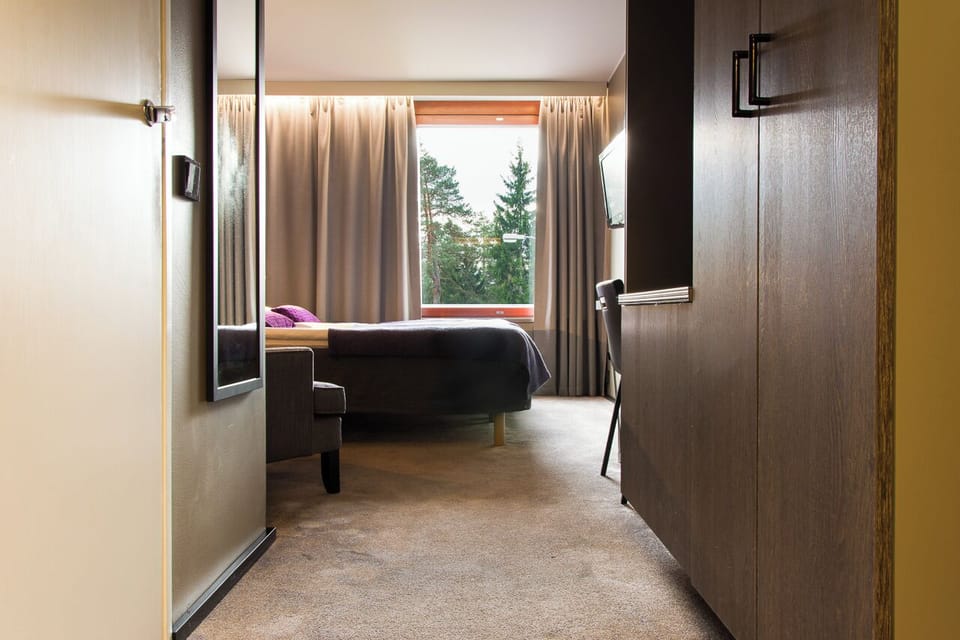 Basic Twin Room, Non Smoking | Blackout drapes, free WiFi, bed sheets
