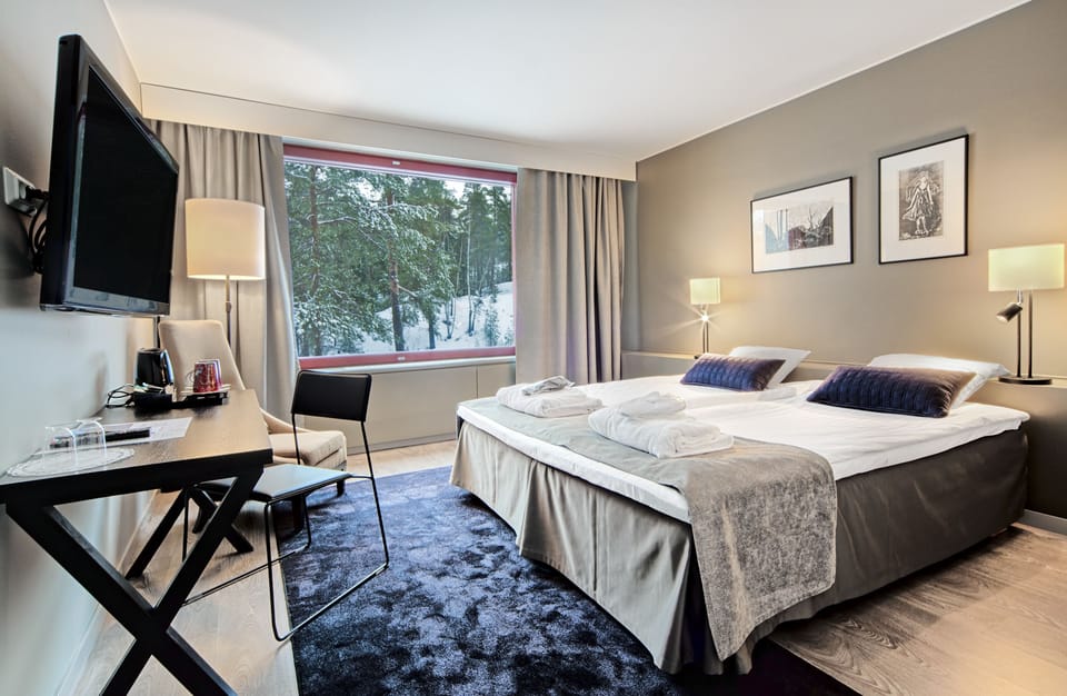 Junior Suite | Blackout drapes, WiFi (free), bed sheets