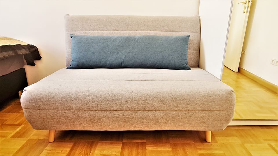 Luxury Apartment | 3 bedrooms, desk, laptop workspace, iron/ironing board