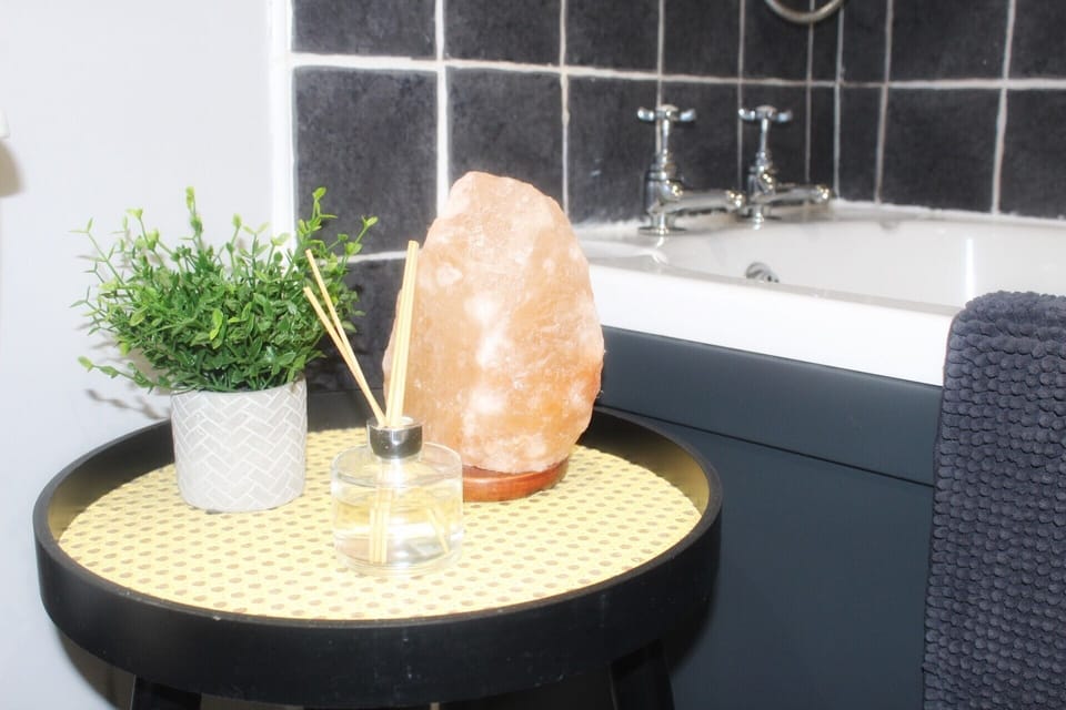 Stylish City Centre Flat - King Bed - Near Station Apartment in Aberdeen