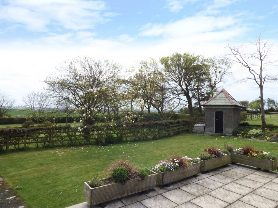 Cottage | Interior