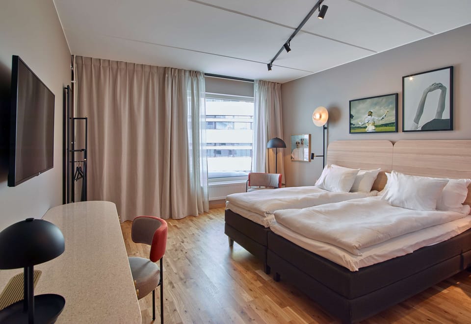 Superior Twin Room | In-room safe, desk, free WiFi, bed sheets