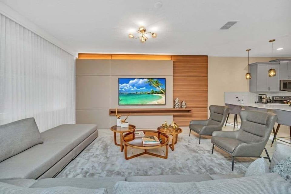 House, Multiple Bedrooms | Living area | Flat-screen TV