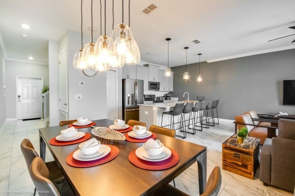 Townhome, 4 Bedrooms | Dining