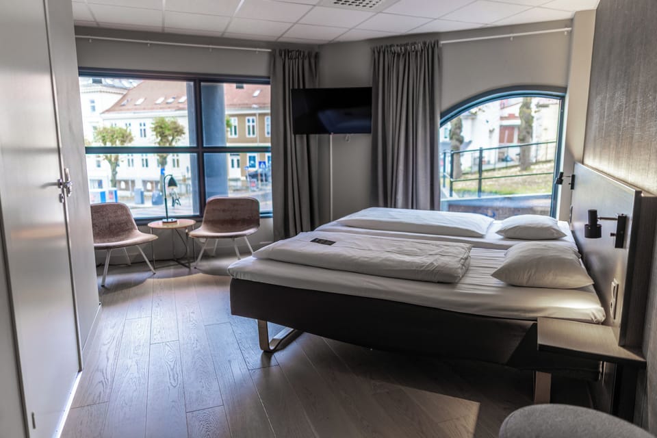 Superior Double Room, Non Smoking | Blackout drapes, soundproofing, cribs/infant beds, rollaway beds
