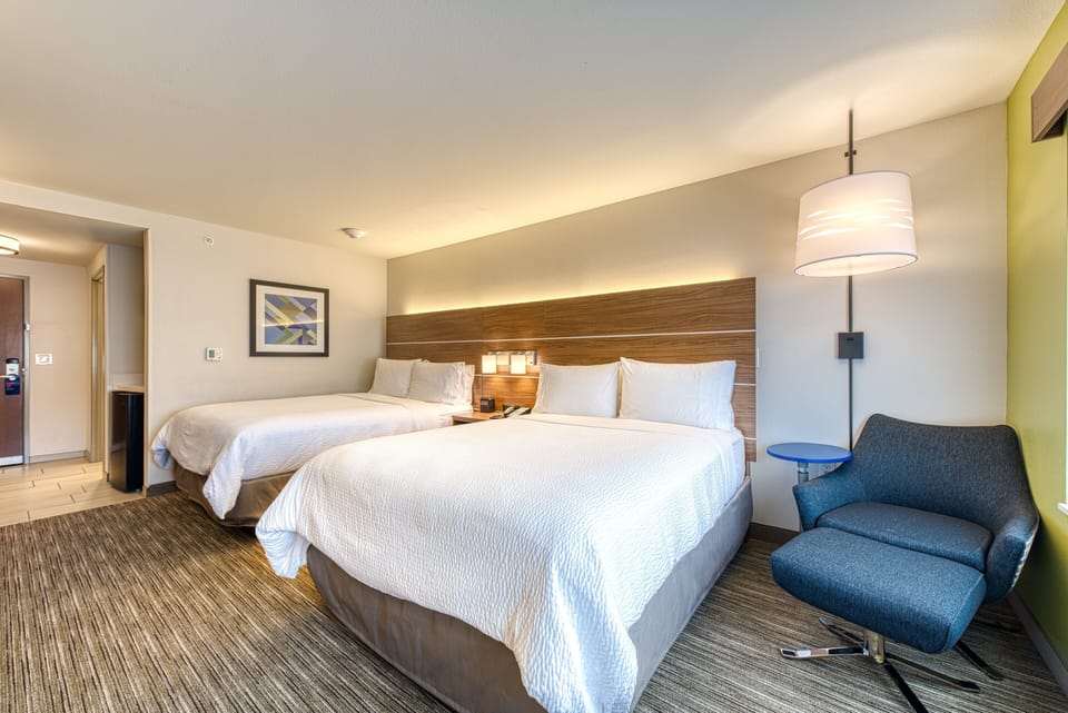 Standard Room, 2 Queen Beds | 1 bedroom, in-room safe, desk, iron/ironing board