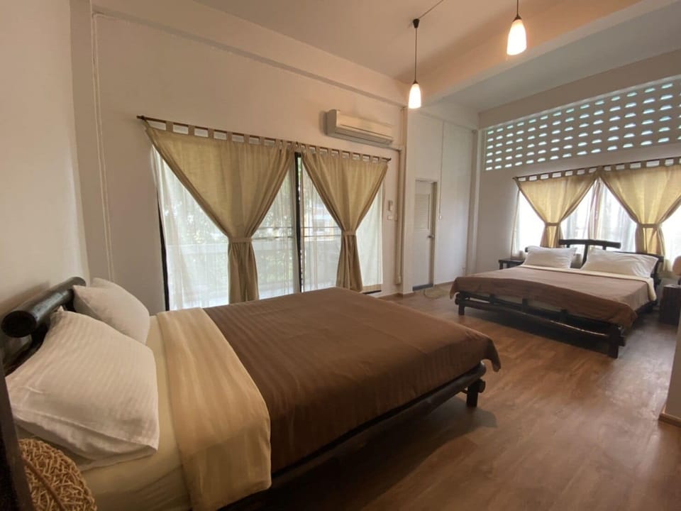 Air-con Family 2 Double Room | Blackout drapes, free WiFi, bed sheets