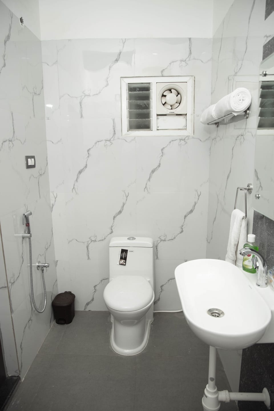 Deluxe Double Room (AC) | Bathroom | Shower, free toiletries, towels, soap