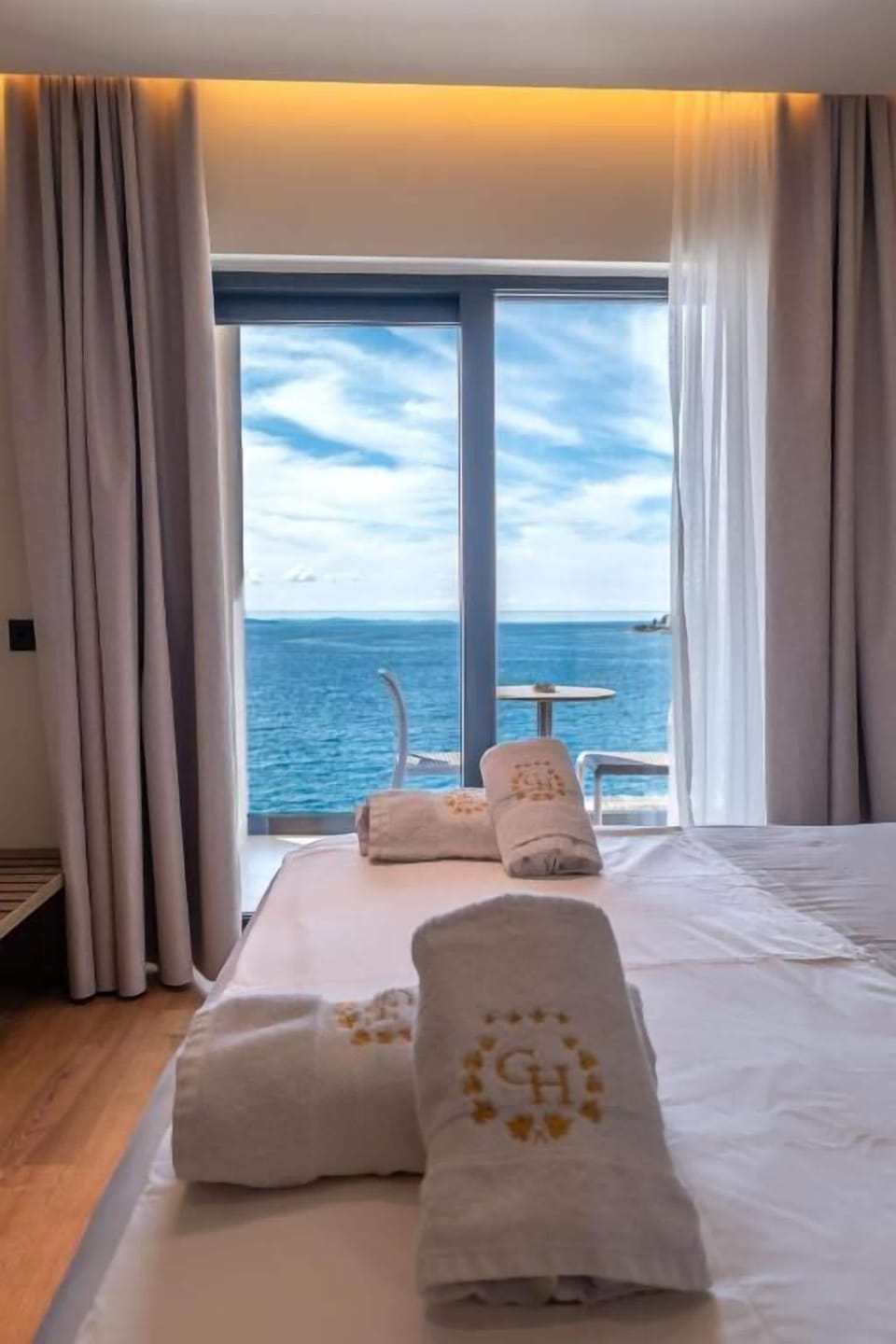 Double Room, Sea View | Soundproofing, bed sheets