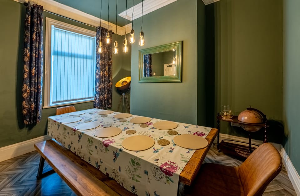 House, Ensuite | Restaurant