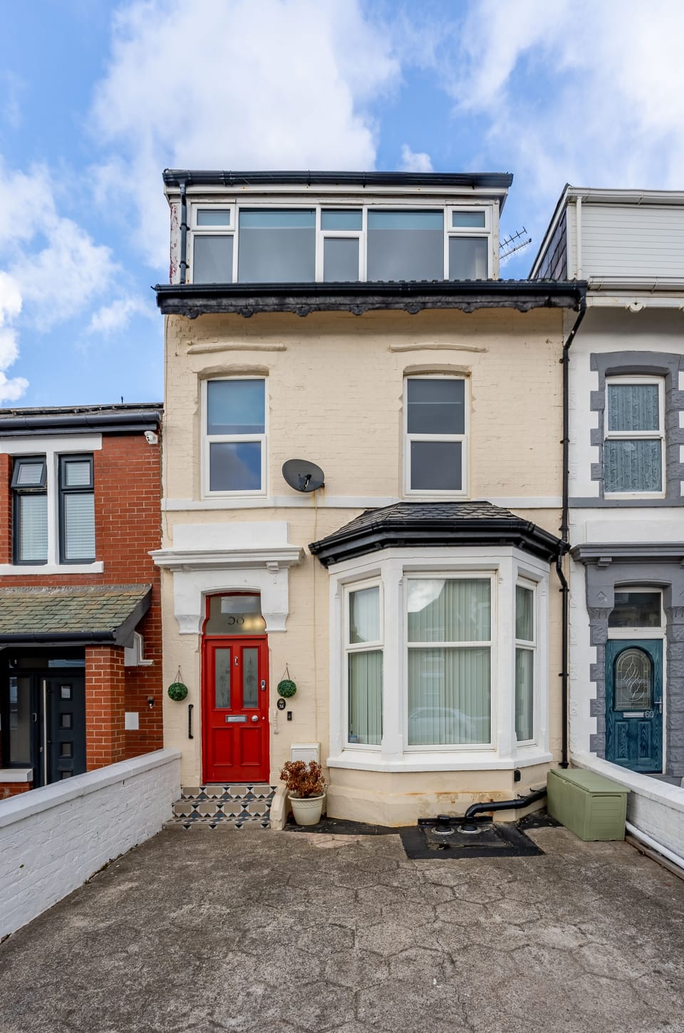 House, Ensuite | Exterior