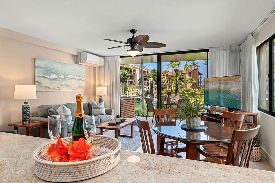 Condo, 1 Bedroom | Dining
