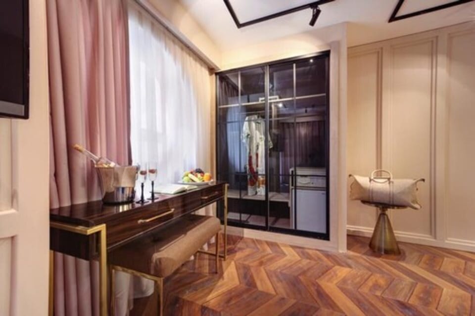 Deluxe Room | Premium bedding, minibar, in-room safe, individually furnished