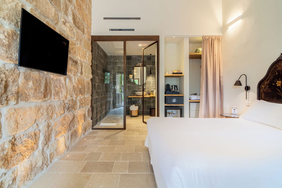 Superior Room, 1 Queen Bed, Courtyard Area, Adult only | Down comforters, minibar, in-room safe, desk