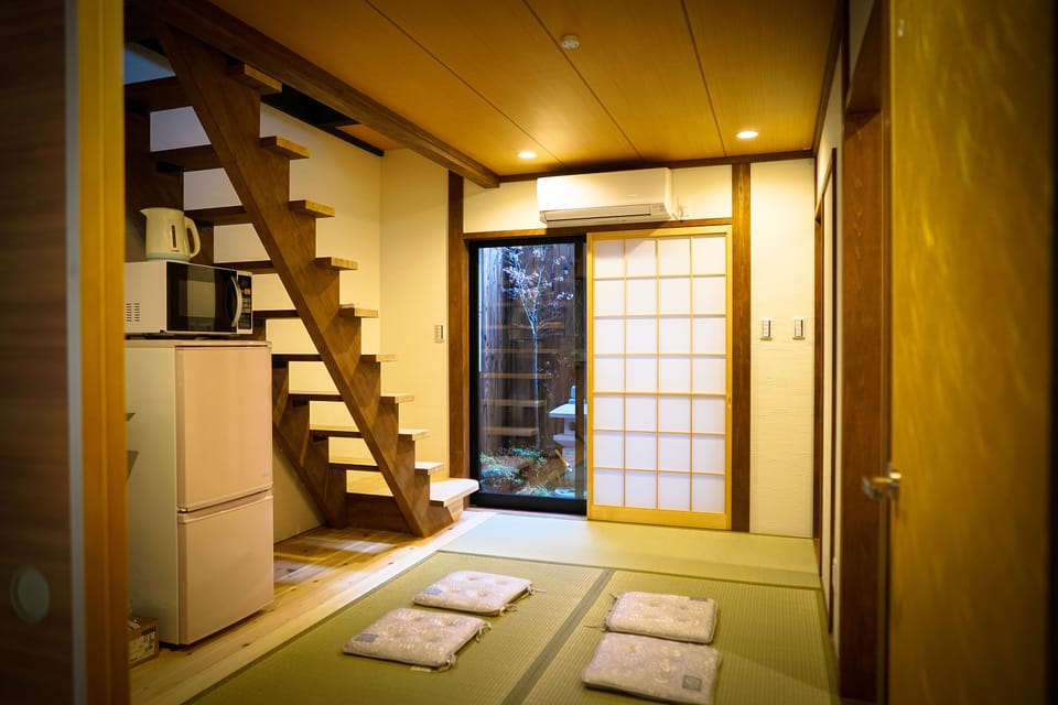 Comfort Townhome, Non Smoking | Living area