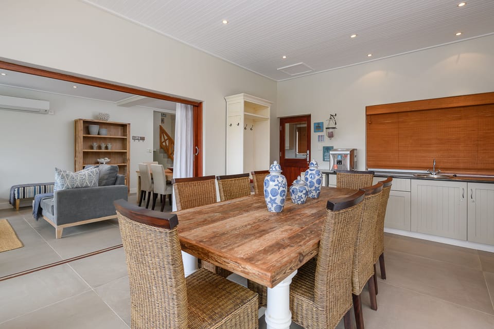 Luxury Villa | Living area | Flat-screen TV, table tennis