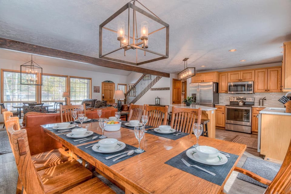 House, Multiple Beds (Lassen - Unit 3) | Dining