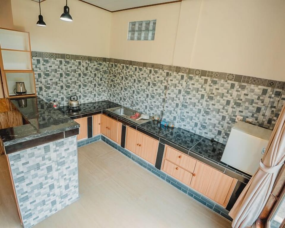 Deluxe Room | Private kitchen