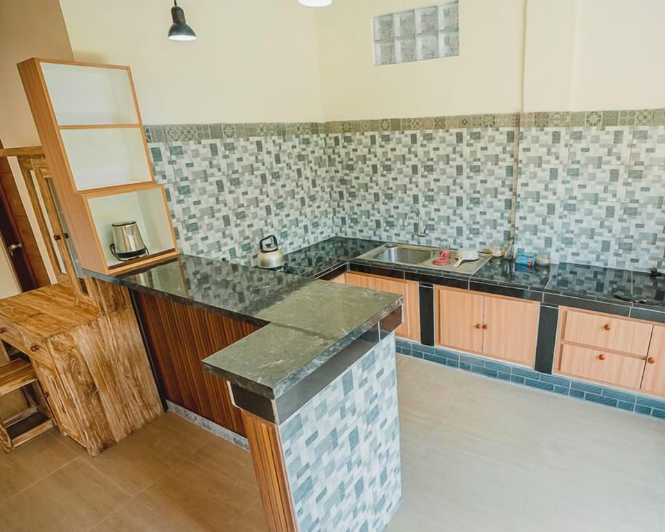 Deluxe Room | Private kitchen