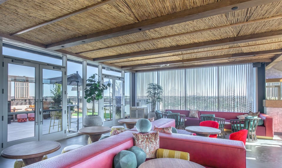 2 bars/lounges, rooftop bar